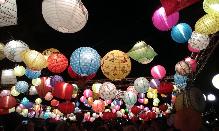 noodle-market-lanterns
